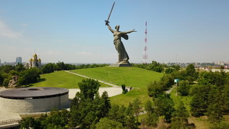 Aerial-Shot-Of-the-Motherland-Statue-in-Mamaev-Kurgan