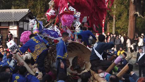 Exciting-Sagicho-Matsuri-festival-moment-as-floats-battle-each-other