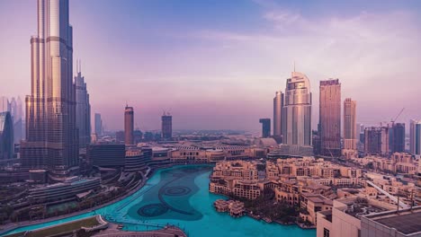 Increíble-Video-De-Lapso-De-Tiempo-De-Día-A-Noche-En-El-Centro-De-Dubai,-Con-Fuentes-De-Dubai-Y-Burj-Khalifa