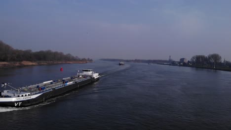 Vollenhove-tanker-boat-in-the-river