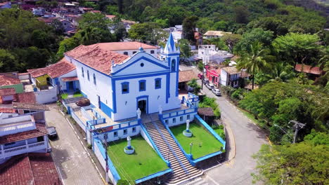 Iglesia-De-Nossa-Senhora-D&#39;Ajuda-En-Bonsucesso-En-Ilhabela,-En-La-Costa-Norte-Del-Estado-De-São-Paulo,-Brasil