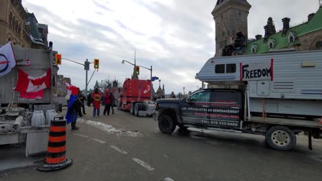 Naive-truckers-speaking-up-against-covid-vaccine-at-Ottawa-Ontario,Canada