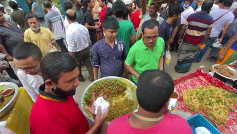 Overhead-View-Of-Vendor-Selling-Street-Food-To-Locals-At-Chowk-Bazaar
