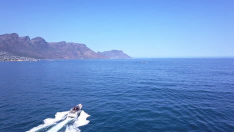 Navegando-Por-El-Gran-Mar-Azul