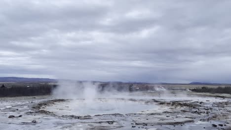 Island-Heißwasser-Geysir-Blasen