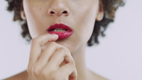 Nothing-looks-as-ravishing-as-red-lipstick