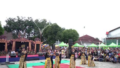 Classical-Cultural-Dance-of-Gegesik-Cirebon