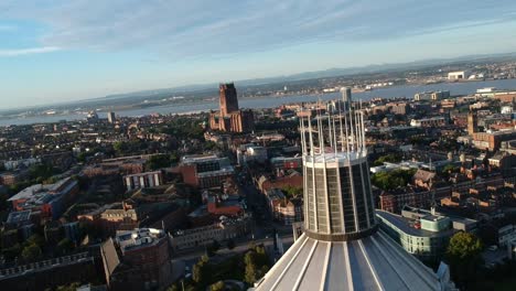Catedral-De-Liverpool-Vista-Desde-La-Catedral-Metropolitana,-Monumentos-Arquitectónicos-De-La-Ciudad-De-Liverpool