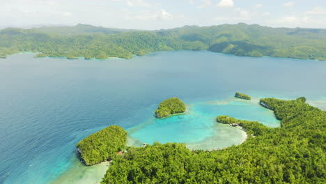 Die-Wunderschönen-Raja-Ampat-Inseln-In-Indonesien
