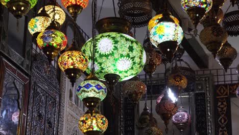Close-view-of-arabic-lights-in-a-bazaar