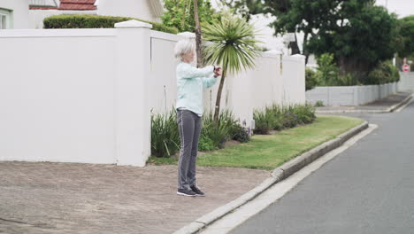 Una-Anciana-Activa-Corriendo