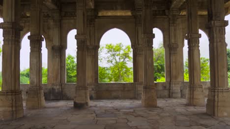 La-Mezquita-Kevada-Es-Una-Mezquita-En-Champaner,-Estado-De-Gujarat,-India-Occidental