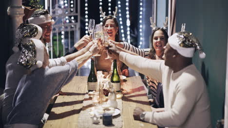 Weihnachten,-Champagner-Und-Toast-Mit-Freunden