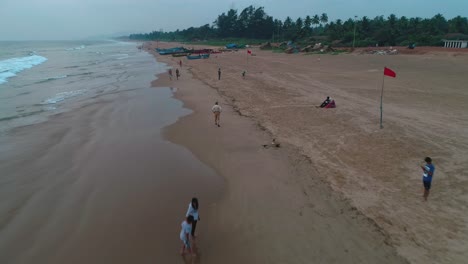 kumta-beach-south-india-clean-beach-fisherman-boat-people-enjoing-at