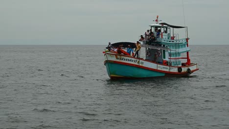 Walbeobachtungsboot-Im-Golf-Von-Thailand