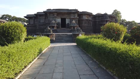 El-Templo-Hoysaleshwara-Es-Una-Arquitectura-Hoysala-Que-Data-Del-Siglo-XII-Con-Impresionantes-Tallas-De-Piedra-Capturadas