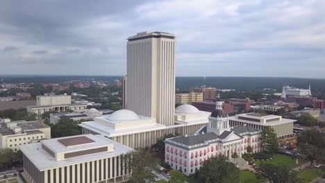 The-New-Capitol-rises-above-the-Old-Capitol-in-downtown-Tallahassee,-Florida