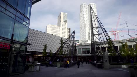 Arquitectura-Moderna-De-Berlín-Occidental-Y-Rascacielos-En-Breitscheidplatz