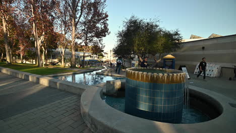 Eine-Wasserbrunnen-Attraktion-Auf-Dem-Campus-Der-UC-San-Diego-–-Totale