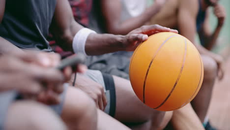 Ein-Superstar-Basketballteam-Nutzt-Intelligente-Apps