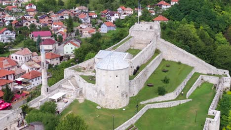 Aerial-forward-view-of-Travnik-Castle-in-Bosnia