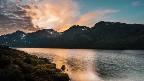 Erstaunlicher-Panorama-Zeitraffer-Des-Ersfjords-Im-Norden-Norwegens