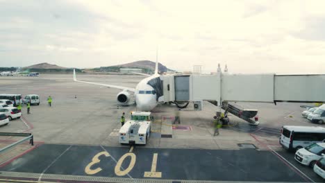 Timelapse-at-the-Gran-Canaria-airport,-Canary-Islands