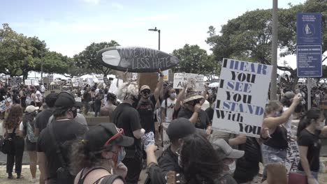Black-lives-matter-protesters-marching-in-Hawaii