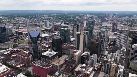 4k-Luftbild-Der-Innenstadt-Von-Nashville,-Tennessee