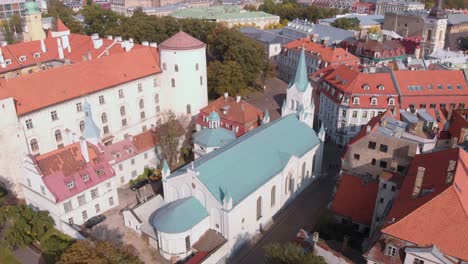 Bird's-aerial-view-above-historical-Riga-Castle-in-northern-Europe,-Latvia,-day
