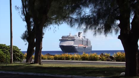 Big-luxury-cruise-ship-visitng-Rarotonga,-Cook-Islands