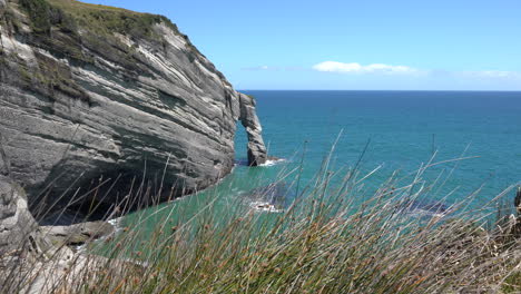 Cape-Farewell-cliffs-and-rock-formations-near-Farewell-spit-in-New-Zealand