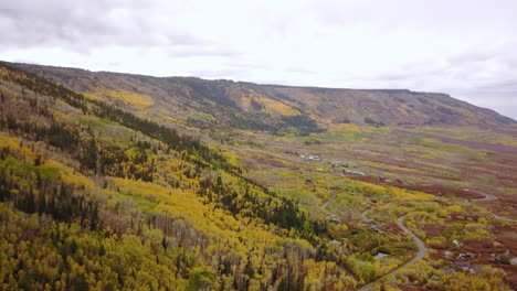 Grand-mesa-looking-out-over-grand-valley-Colorado-fall-colors-aspens-evergreens
