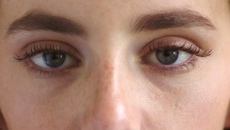 Closeup-portrait-of-a-woman-eyes-with-a-stare