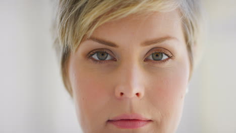 Closeup-of-woman's-eyes-looking-forward