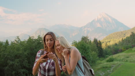 Two-women-taking-selfies.-Best-friends-taking