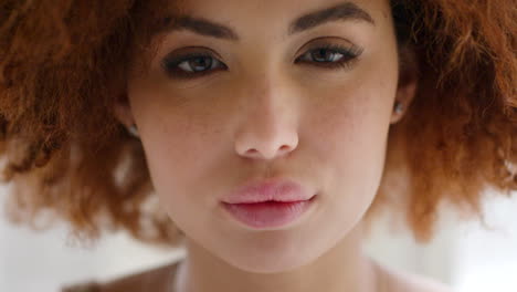 Closeup-of-focused-young-mixed-woman