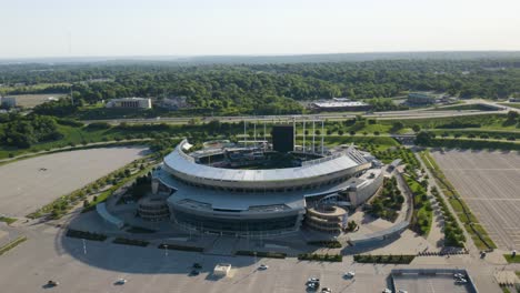 Aerial-Establishing-Shot-of-Kauffman-Stadium-in-Kansas-City,-Missouri