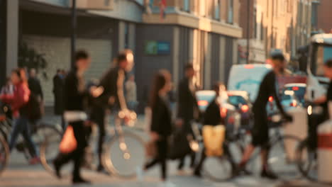 People-blurred-walking-biking-through-the-city