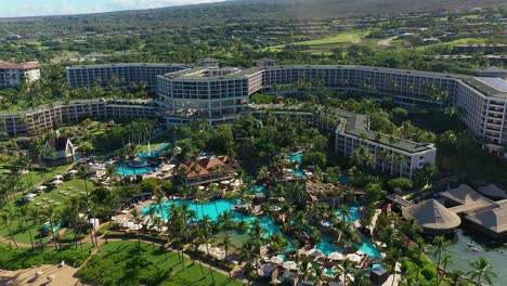 Aerial-backwards-view-of-the-Grand-Wailea-resort-in-Wailea-Maui,-Hawaii