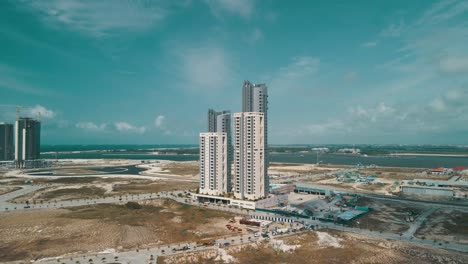 Eko-Pearl-Towers,-a-residential-building-in-the-new-city-that-was-reclaimed-from-the-ocean-in-Victoria-Island