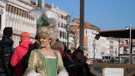 Reina-Madame-De-La-Familia-De-Los-Nobles-Venecianos-Disfraces-En-El-Carnaval-De-Venecia-Italia