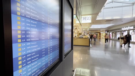 Fluginformationsanzeigesystem-Am-Flughafen-München