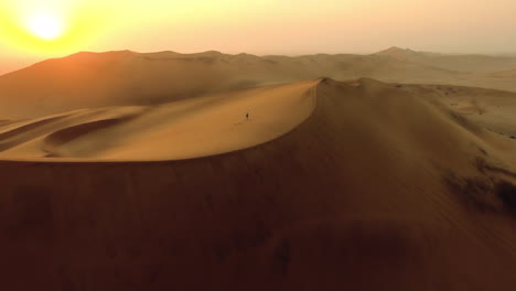 Durch-Die-Wüste-Wandern