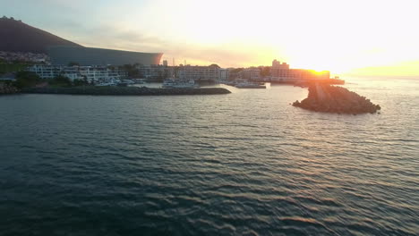 Sonnenuntergang-An-Der-Küste-Von-Kapstadt