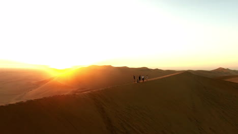 Sonnenaufgang-über-Den-Dünen