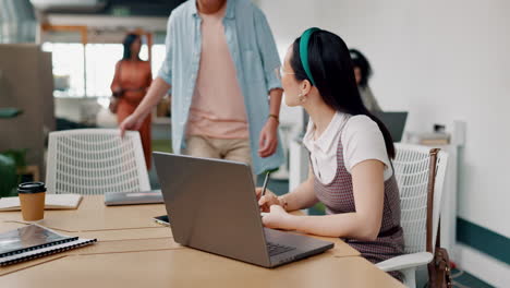 Laptop,-digital-marketing-or-creative-employees