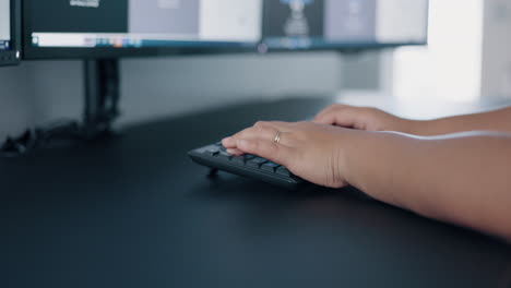 UX-design,-hands-typing-at-desk