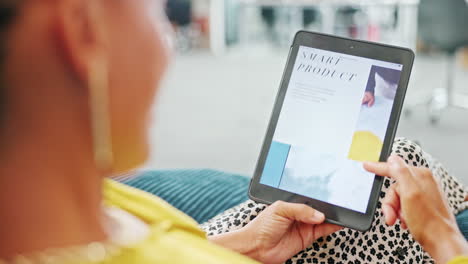 Tablet,-Website-Und-Frauen-Scroll-Bildschirm-Für-Smart