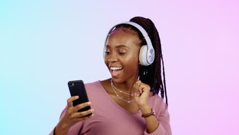 Dance,-music-and-headphones-with-black-woman